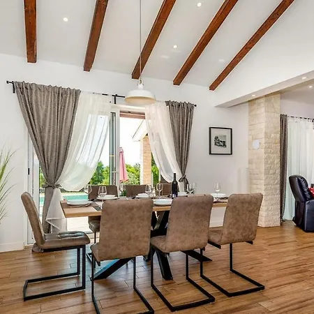 Apartament Private With Private Heated Pool In Cote D'azur Mentona