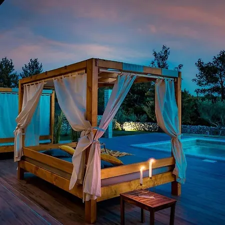 Private With Private Heated Pool In Cote D'azur Apartament