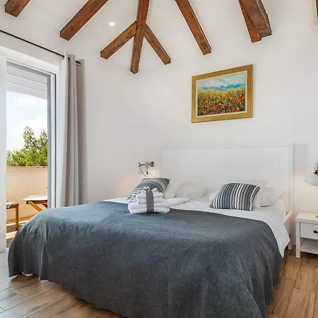 Private With Private Heated Pool In Cote D'azur Mentona